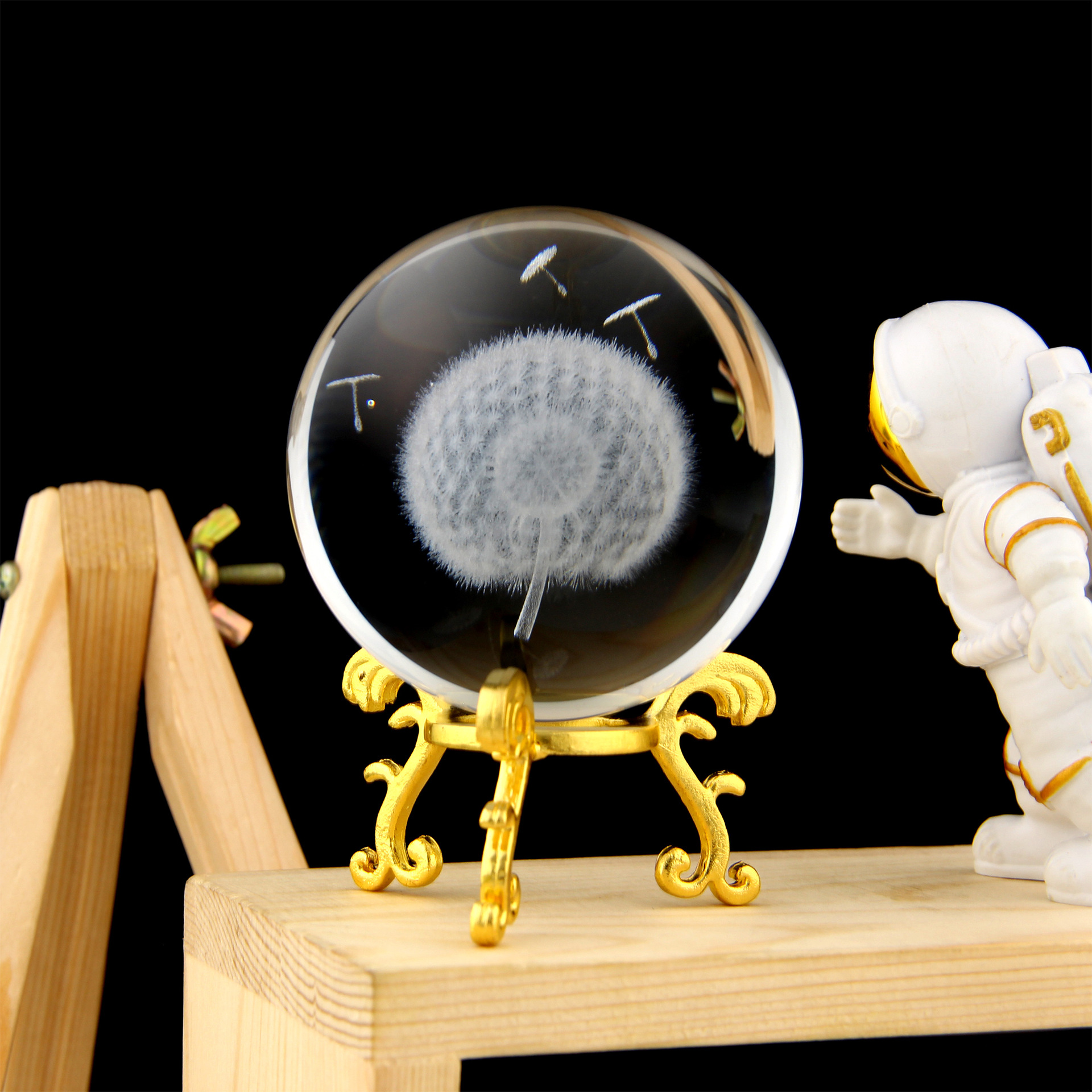 Fabricante de Puzhou, bola de cristal grabada, decoración para el hogar, venta al por mayor transfronteriza, adecuada para salas de estudio, gabinetes de TV y cualquier escena versátil.