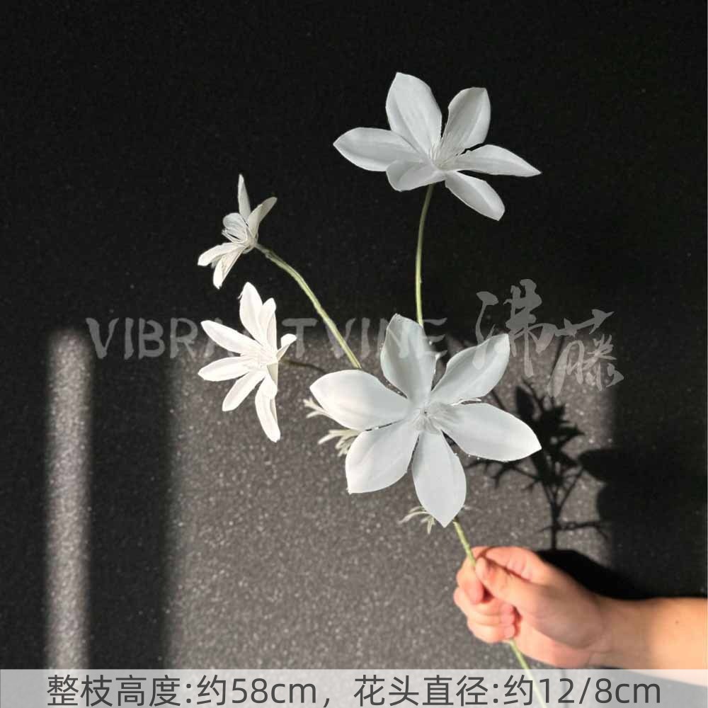 Arreglo de flores de guía de diseño de bodas blanco Arreglo de flores de guía Sala de estar del hotel Decoración de flores falsas Fábrica de flores artificiales al por mayor