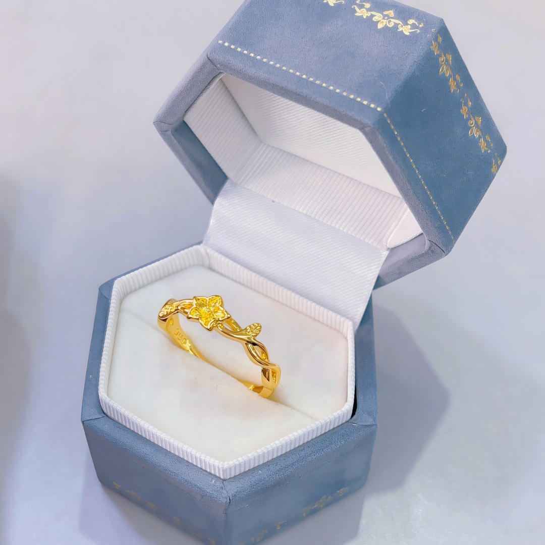 Wrapped small peach blossom ring
