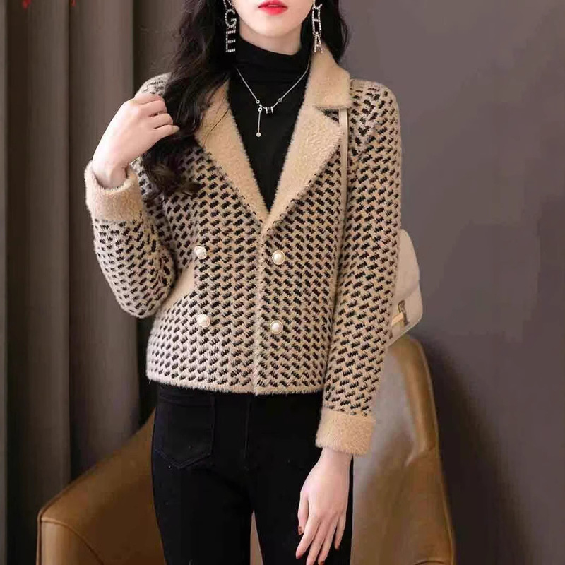 Source Manufacturer Nationwide Free Shipping Versatile Knitted Women's Short Design Small Fragrance Waterproof Mink Velvet Cross-Border Hot Sale Source Manufacturer Nationwide Free Shipping Versatile Knitted Women's Short Design Small Fragrance Waterproof Mink Velvet Cross-Border Hot Sale