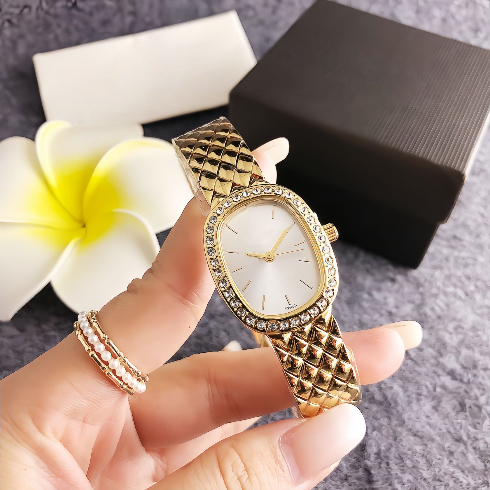 Women's Watch, Fashionable and Simple, Elegant, Compact and Exquisite Mother-Of-Pearl Watch with Diamonds, Ins Style Watch Manufacturer Wholesale