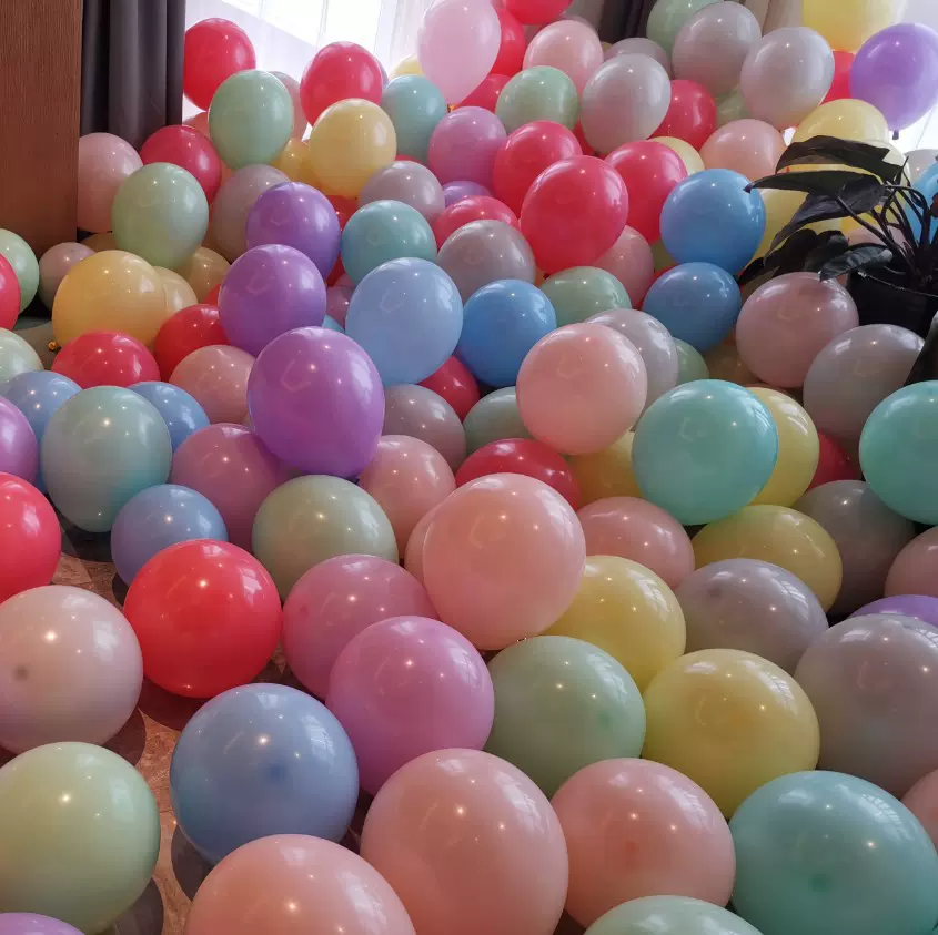 厂家批发马卡龙气球 10寸2.2克糖果色仿美气球装饰婚庆派对气球
