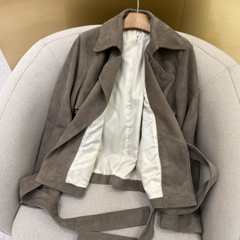 2026 Spring/Summer New Goat Suede Short Trench Coat with Soft Misty Leather Belt, Slimming and Highlighting Waistline 2026 Spring/Summer New Goat Suede Short Trench Coat with Soft Misty Leather Belt, Slimming and Highlighting Waistline