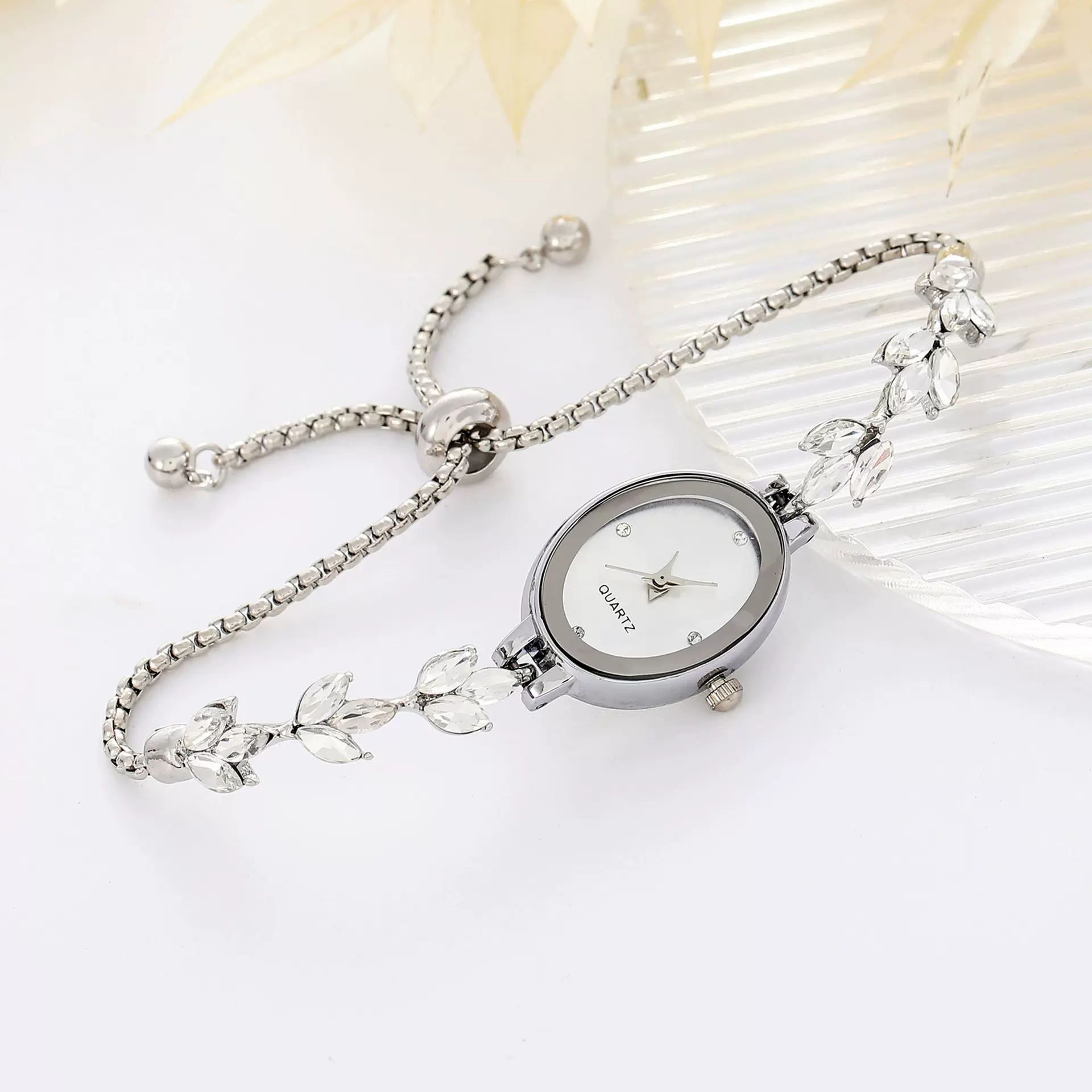 新款时尚椭圆形女士手表爆款气质懒人抽拉手链手表腕表石英