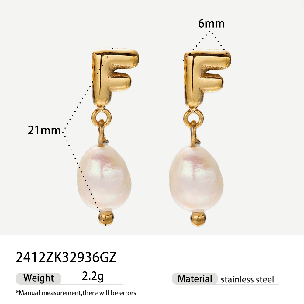 Alta europa y americana de acero inoxidable pendientes de perlas de alta calidad nicho simple joyería de acero de titanio letras pendientes de oro y plata mujeres