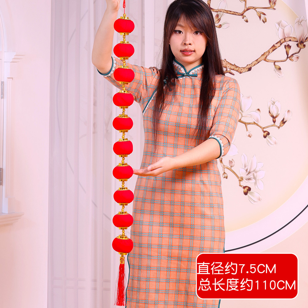 10 гирлянд полностью красных фонариков - маленьких.