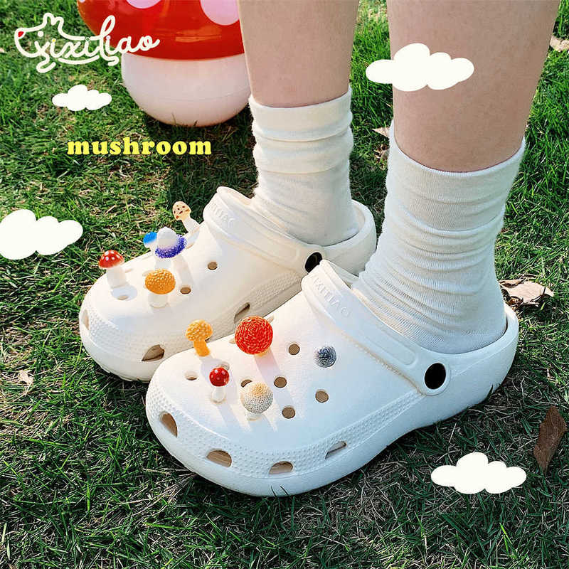 Fun Personality Funny Colorful Mushroom Men's Cave Shoes for Outer Wear Comfortable Instagram Popular Personality High-grade Sandals for Summer