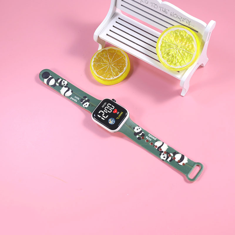 Comercio exterior cool color dibujos animados LED relojes electrónicos de moda lindos cuadráticos parejas estudiantes relojes de botón en stock