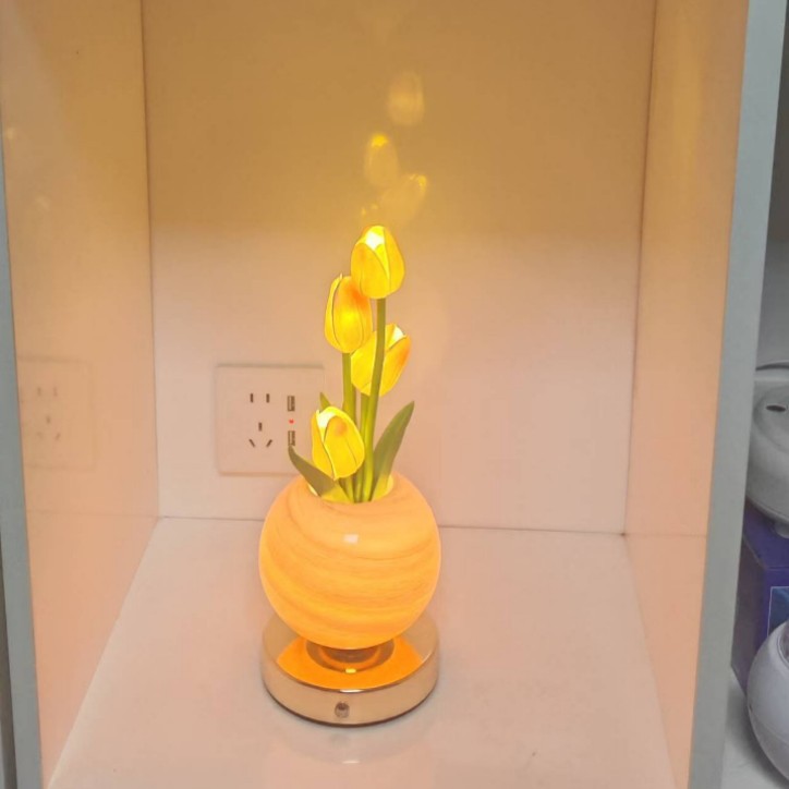 Nuevo tulipán lámpara de noche simulado ramo de flores lámpara de escritorio decoración dormitorio cabecera de la cama atmósfera lámpara fantasía planeta luz