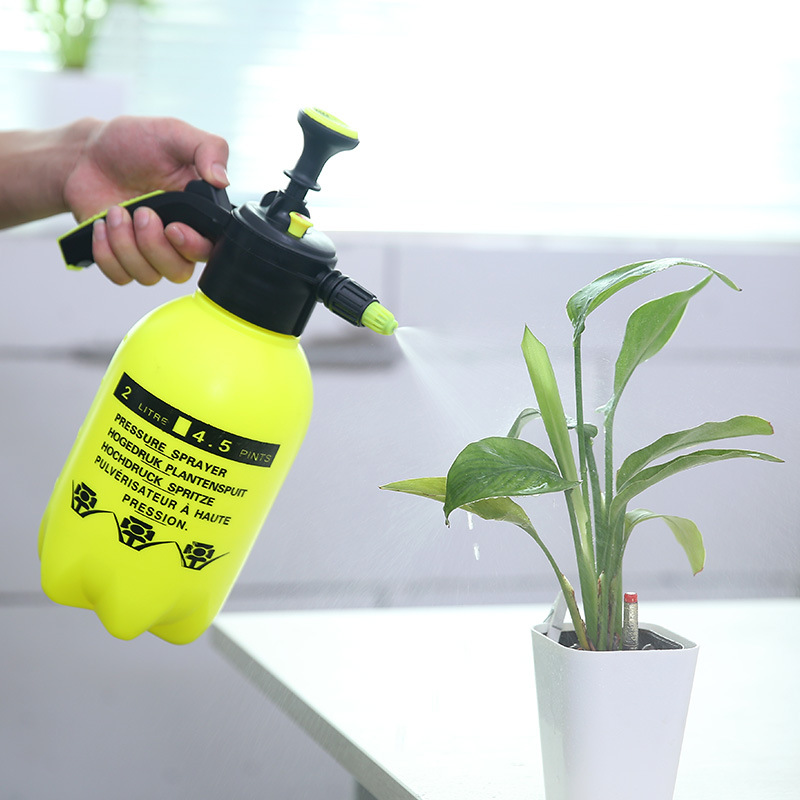 Olla de riego de jardín neumática, botella pequeña, niebla fina, rociador de agua de riego 2L, rociador de agua de desinfección de jardinería doméstica, rociador de agua