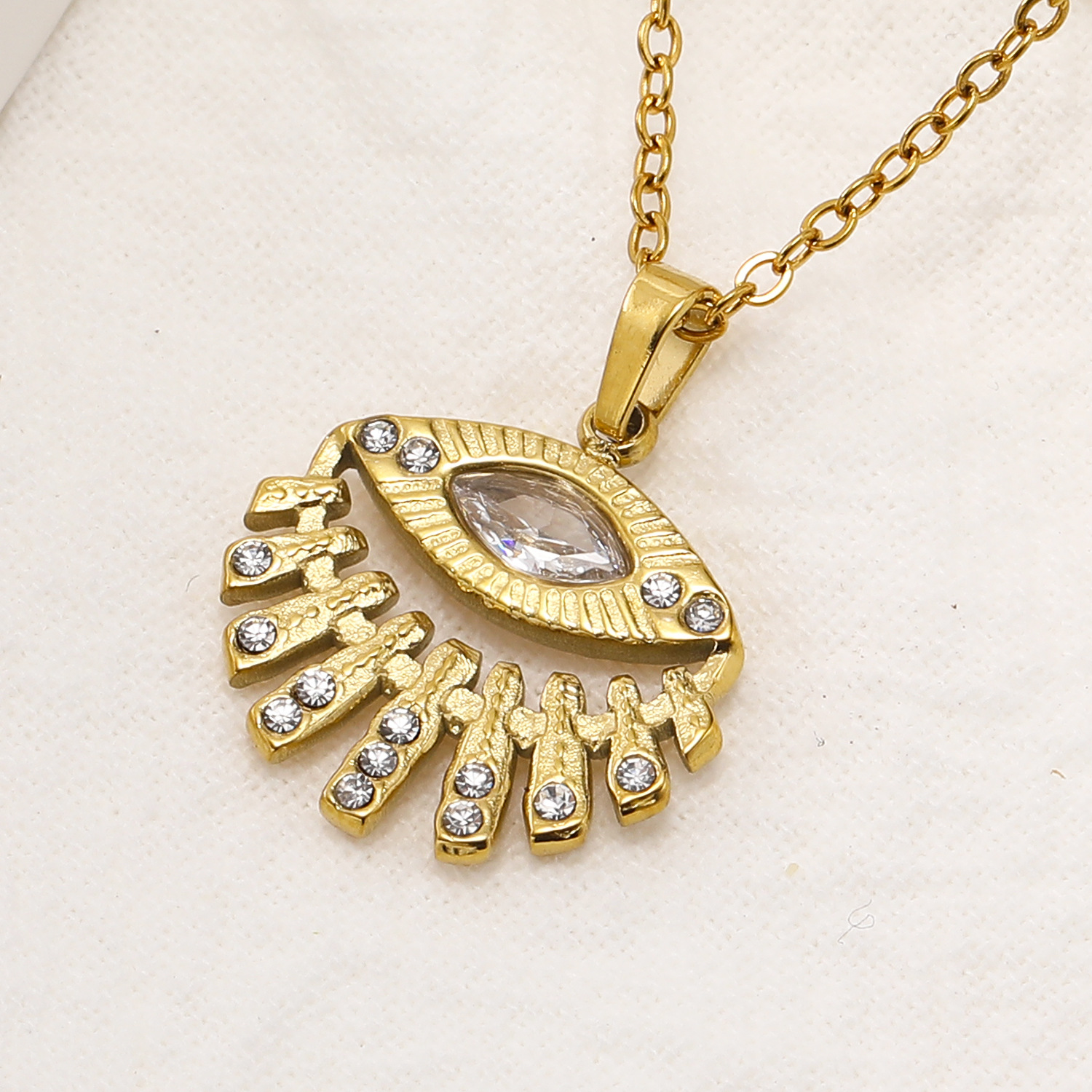 1 Piece Quantity Casual, Daily Occasion Real Gold Plated Devil's Eye Star Moon 304 Stainless Steel Vintage Style Waterproof Non Tarnish 304 Stainless Steel Pendant Necklace