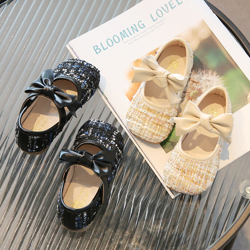 Versione coreana delle scarpe per bambini primavera 2023 di Little Fragrant Wind Girls' Single Sweet Princess Bocca superficiale in pelle_voghion.com