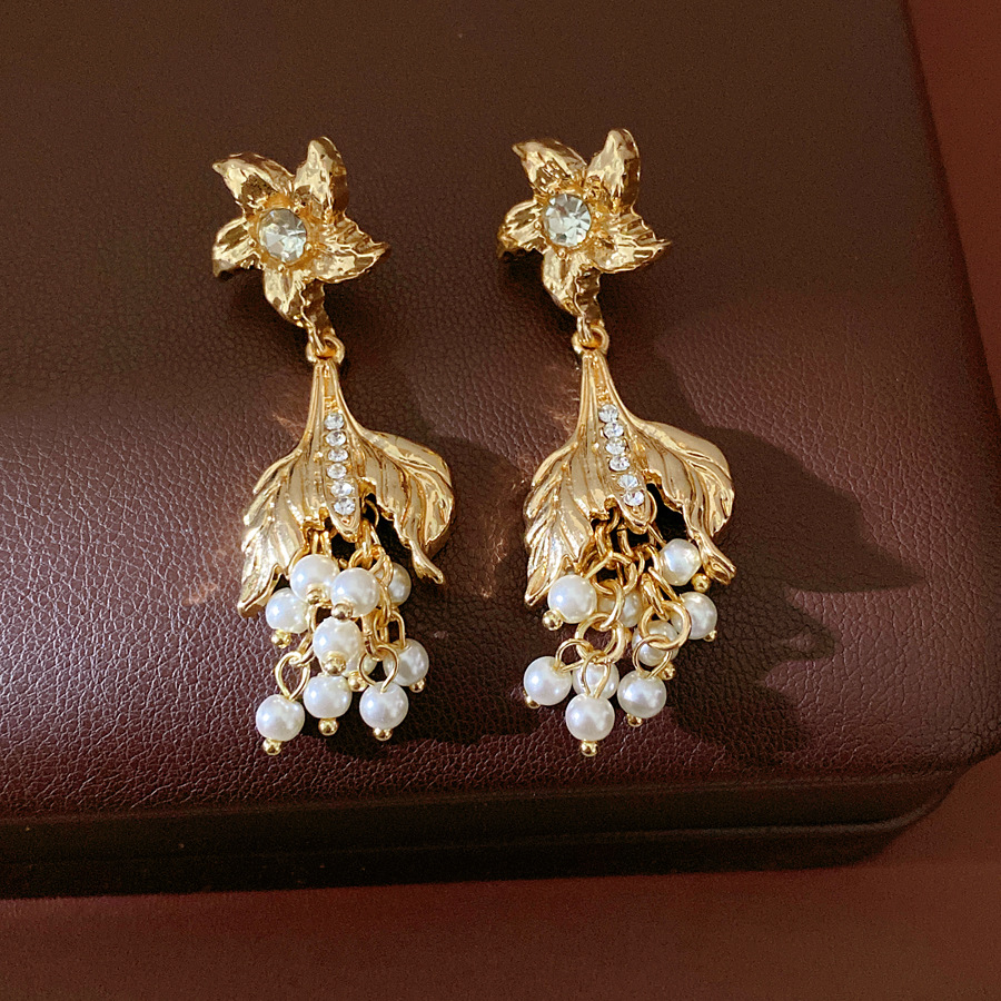 Collar de pendientes de perlas de cola de pez redonda con diamantes, lujo ligero, nicho de alto nivel, estilo palacio, conjunto de joyas retrógradas exquisitas
