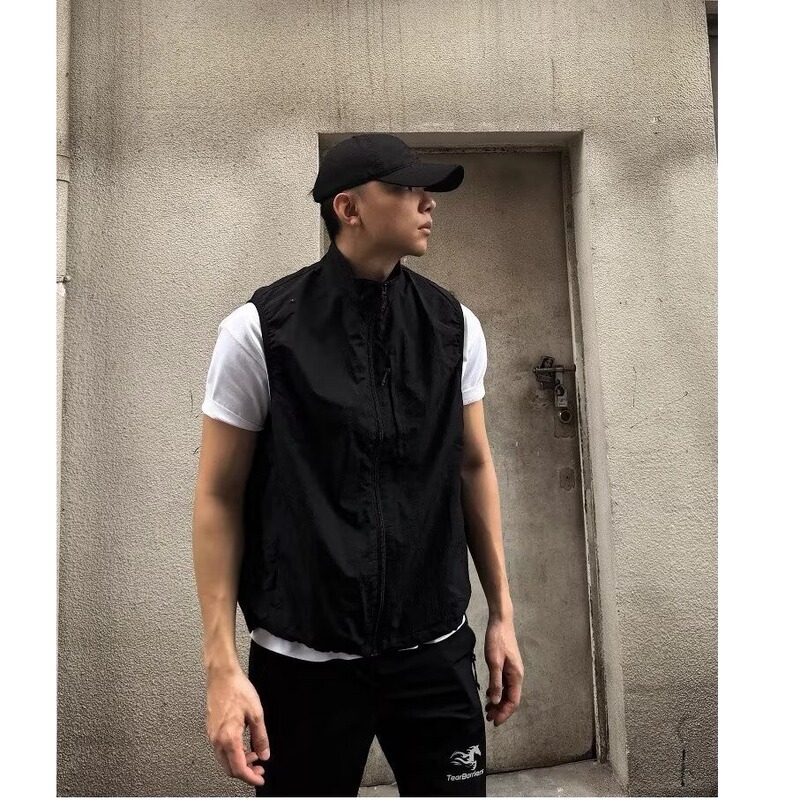American Retro Pleated Sun Protection Quick-Drying Vest Men's Summer Outdoor Layered Three-Proof Jacket American Retro Pleated Sun Protection Quick-Drying Vest Men's Summer Outdoor Layered Three-Proof Jacket