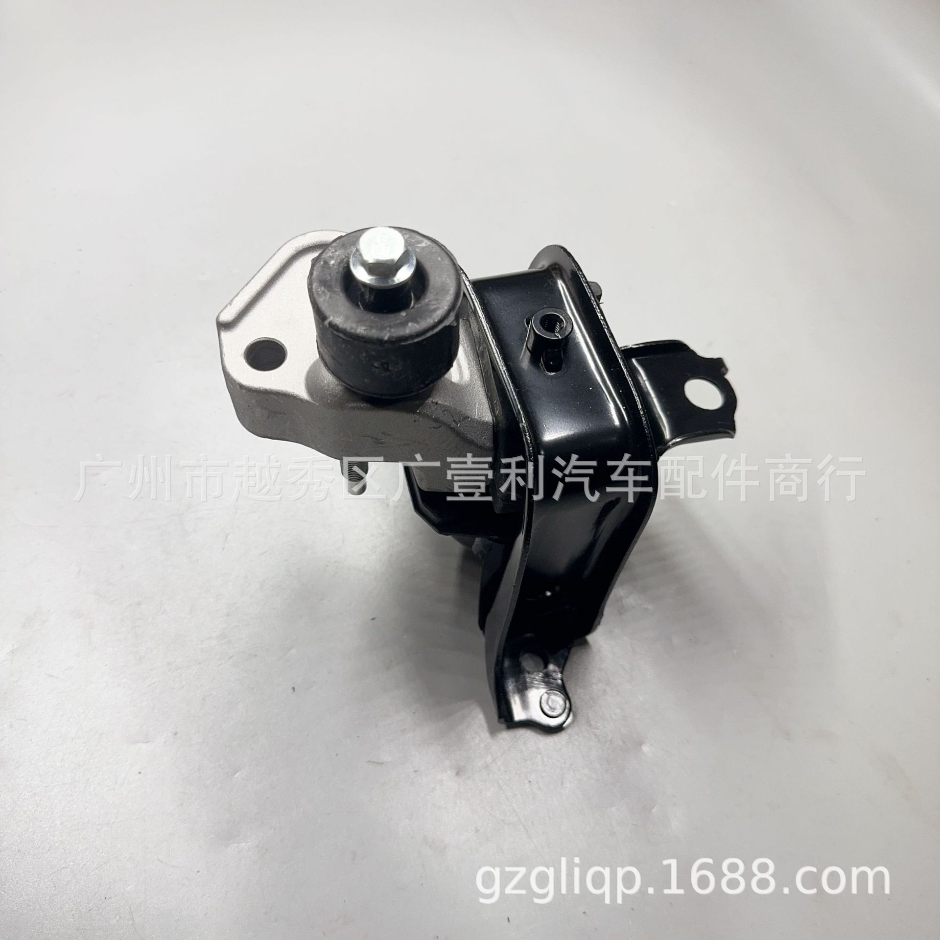 Applicable 12305-0M020 12305-21060 12360-21140 VITZ NCP10 right machine foot glue