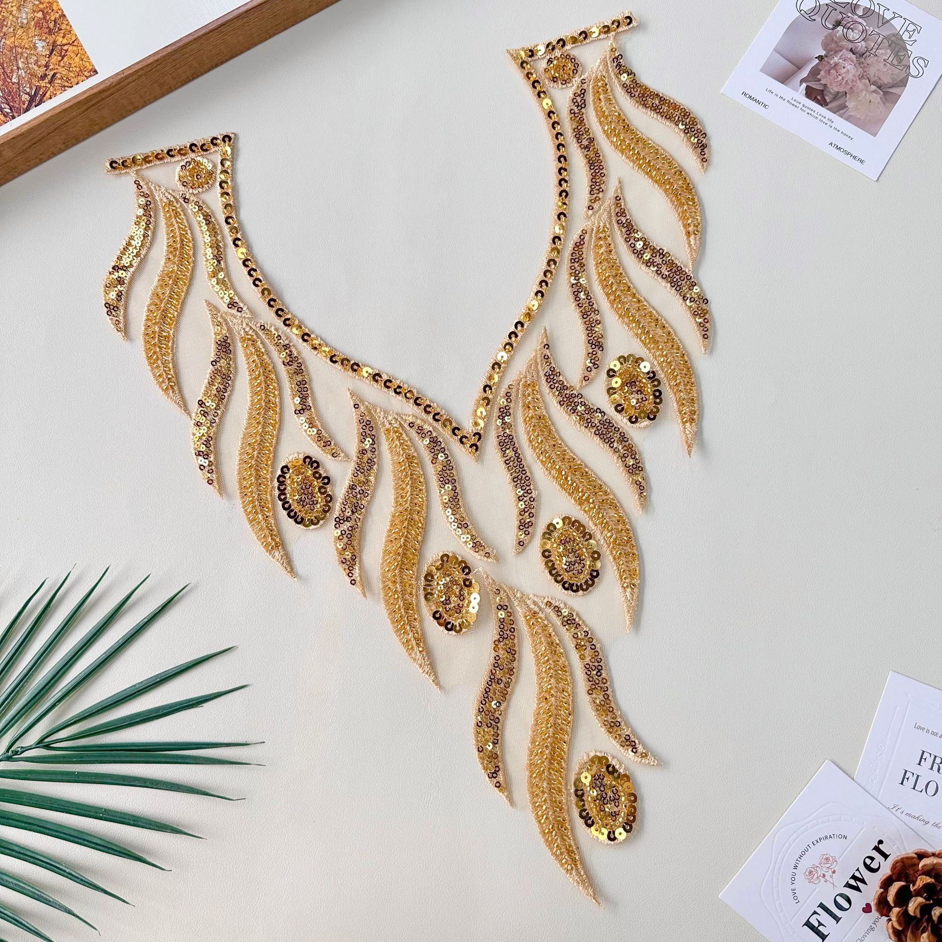 Lentejuelas doradas bordadas en forma de sauce decoración de cuello magníficos accesorios tridimensionales ropa vestido de novia decoración al por mayor