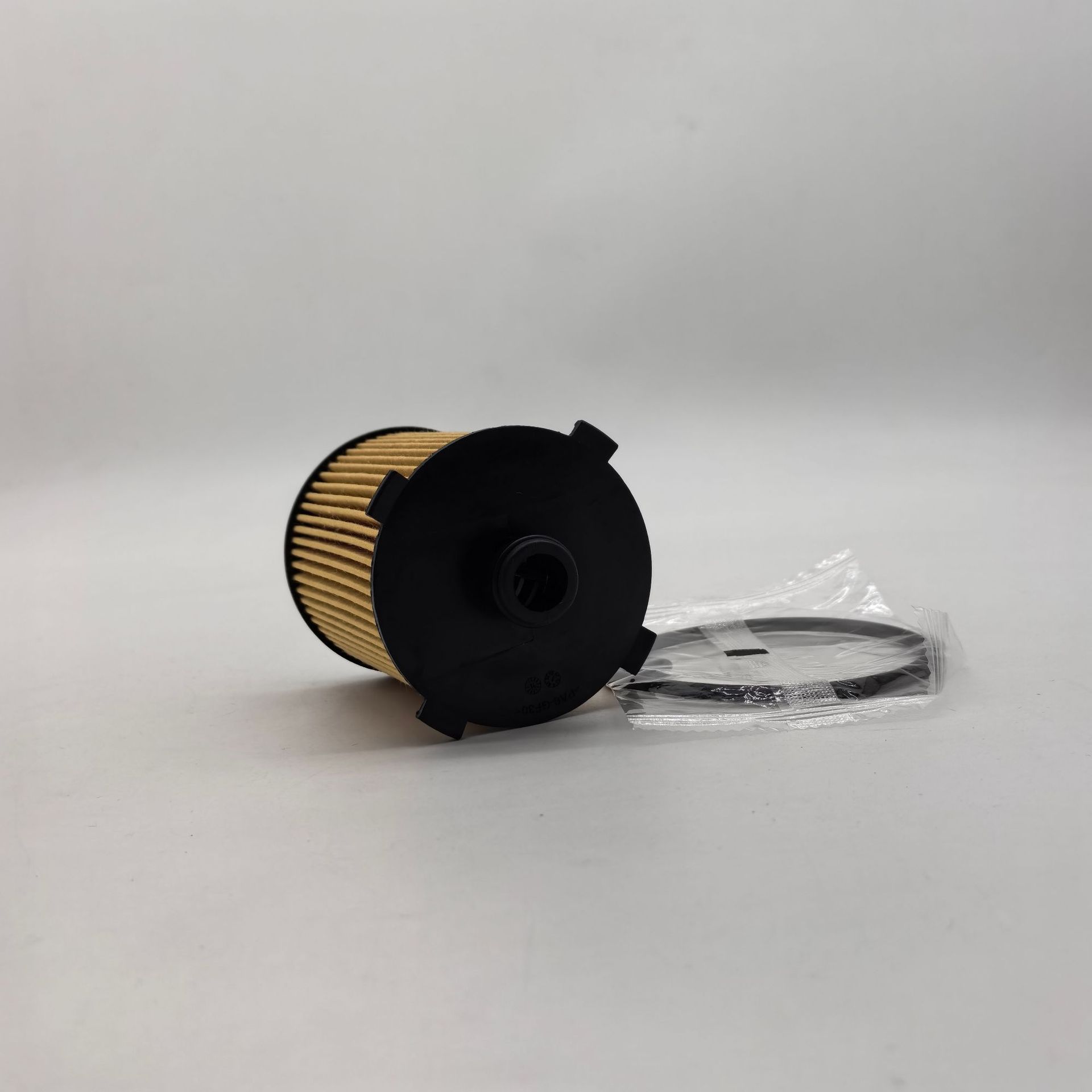Suitable for S60/V60/Xc60 Oil Filter Car Filter Element 31372214 31372212