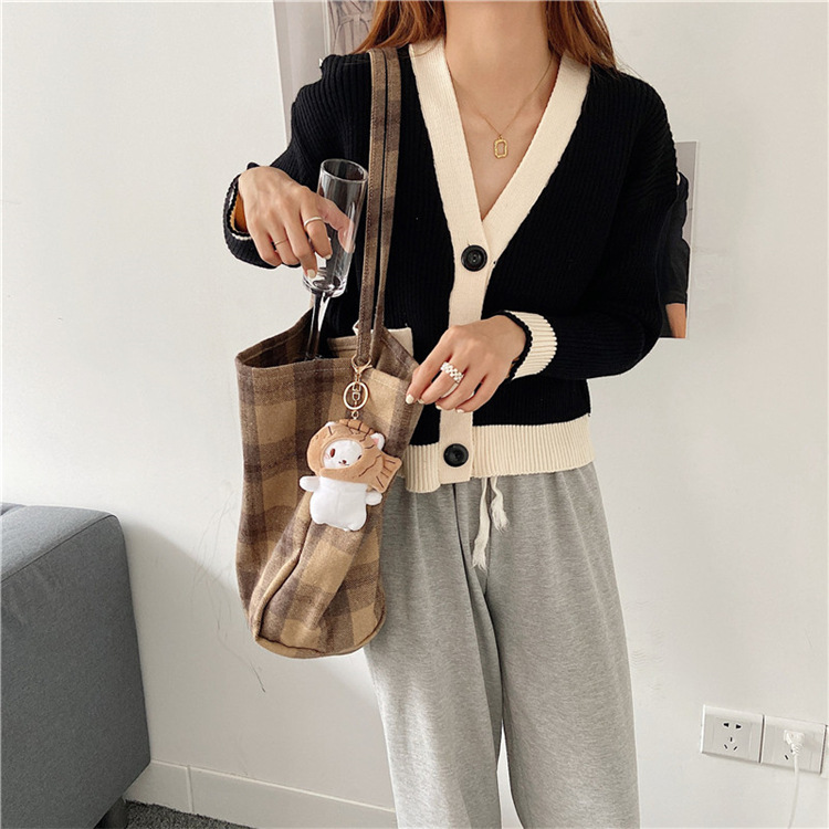 0981 Simple ins checkered woolen single-shoulder bag, hand-held cloth bag, student large-capacity shopping bag, laid-back style women's bag undefined