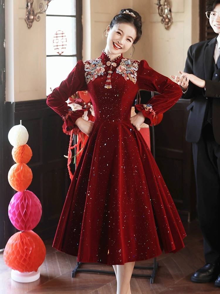 New Chinese-Style Cheongsam Toast Dress 2025 New Model Bride High-End Petite Long-Sleeved Burgundy Engagement Dress