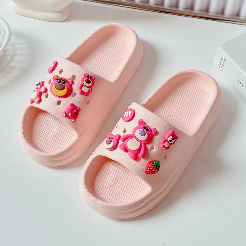 Летний наряд с клубничным медведем и Интернет-знаменитостями, нишевые Нескользящие новые толстые нижние большие размеры, повышенные высококачественные пляжные тапочки для женщин