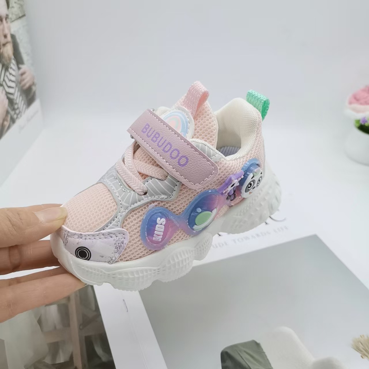 Zapatos de papá para niños 2025 otoño nuevos zapatos transpirables para niños zapatos de bebé con suela suave para niños pequeños