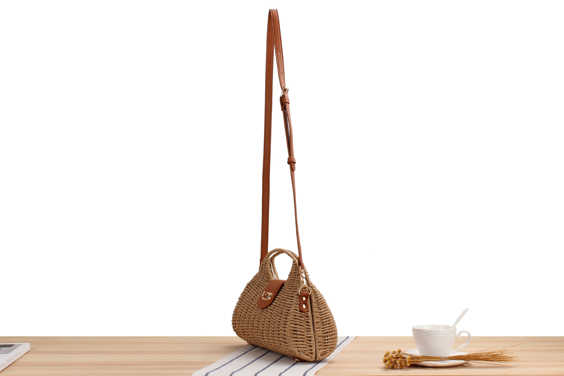 Women's Small Paper String Solid Color Vacation Classic Style Weave Magnetic Buckle Straw Bag display picture 6