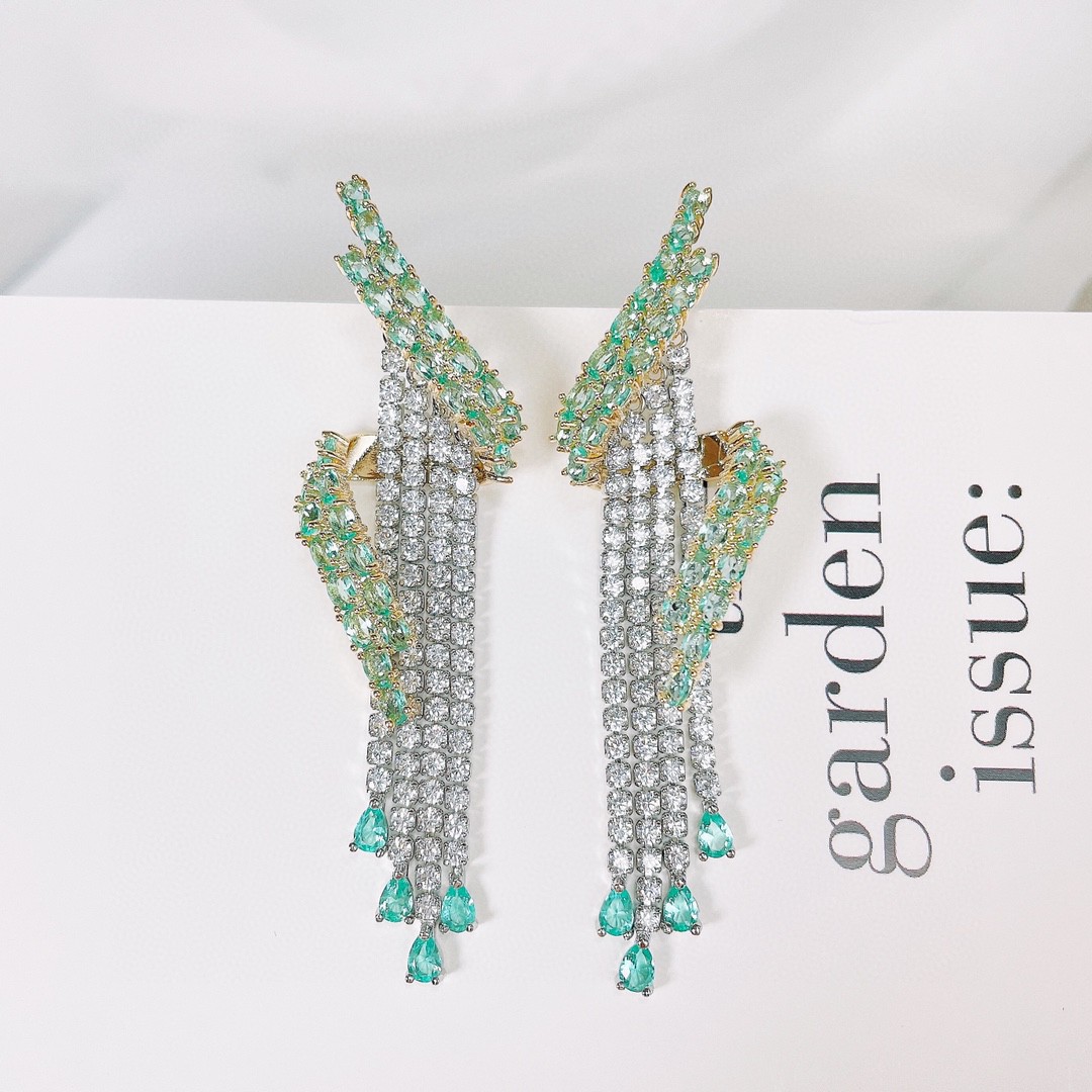capacious three dimensional earrings drop-shaped