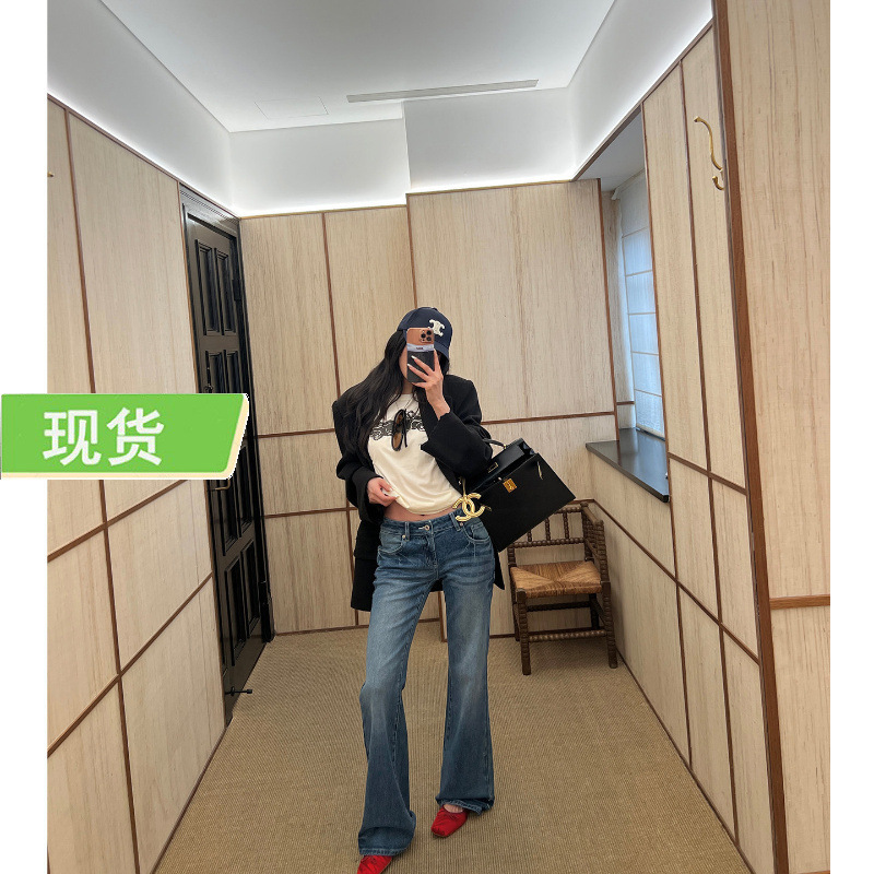 Ouyang's '2000s revival' is extremely hot! Vintage distressed low-waist washed flared jeans Ouyang's '2000s revival' is extremely hot! Vintage distressed low-waist washed flared jeans