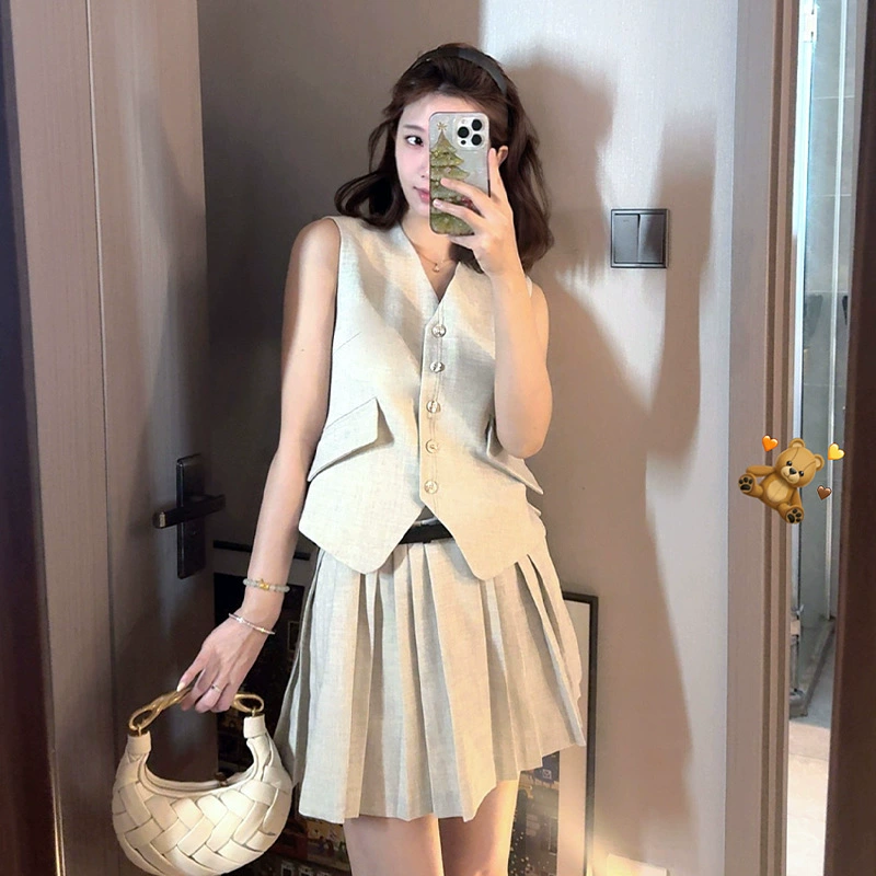 Summer short suit, vest, V-neckline