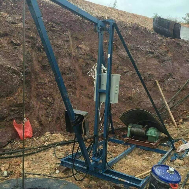 猛士2米5高挖桩机架抗滑桩提升渣土卷扬机人工挖桩支架旋转式吊机