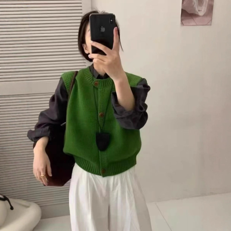 韩系简约圆木扣纯色针织马甲开衫春秋新款软糯坎肩叠穿毛衣背心女|undefined