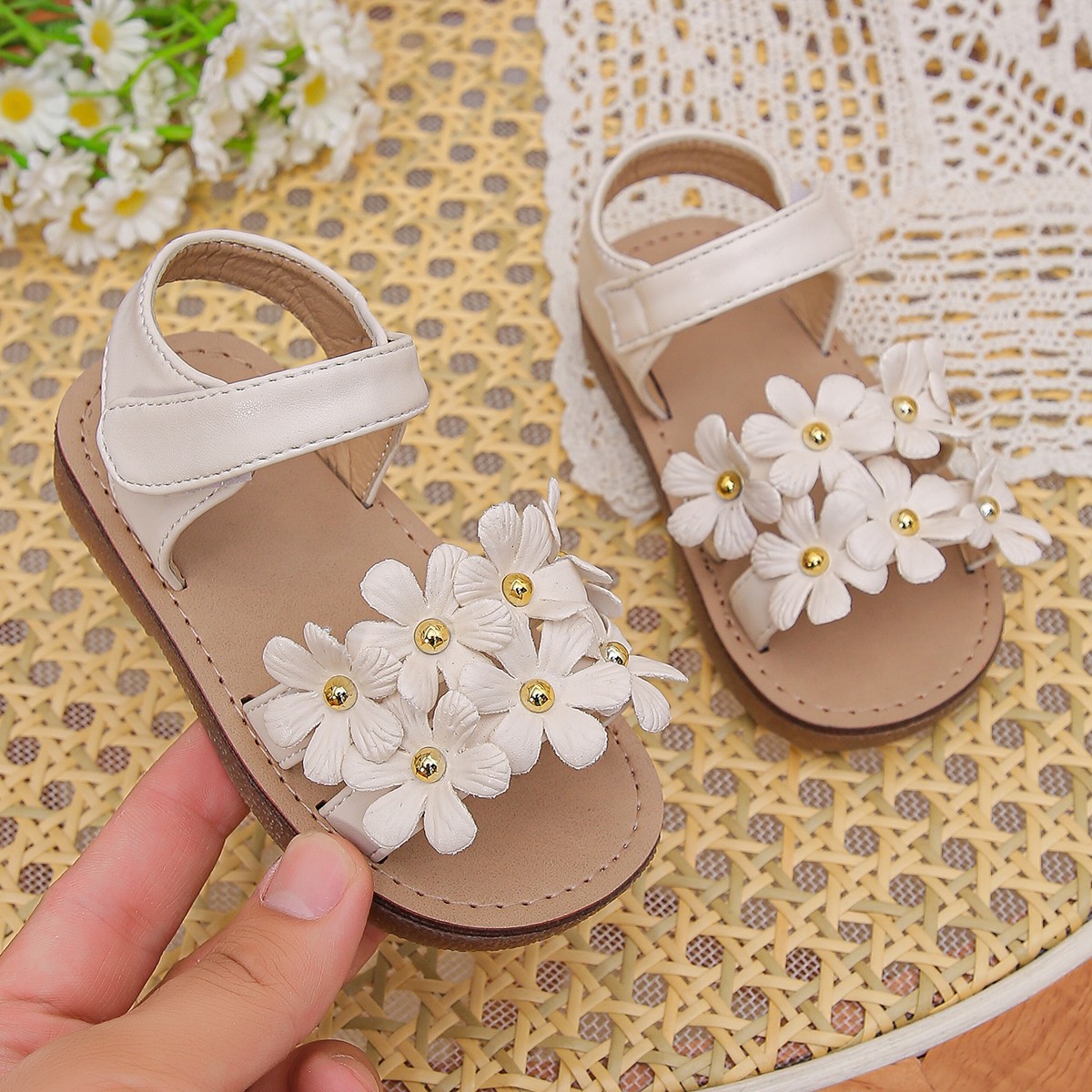 Girls' Sandals 2024 Summer New Arrival Floral Princess Style Soft-Sole Western Style Sweet Princess Shoes