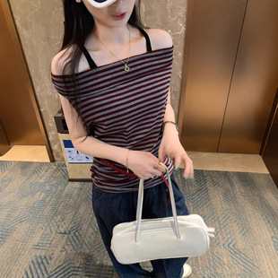 �l�y�Ѷ��I�첱����Ů �����@�ݻ��A�� �ȴ��⴩��ɫ���x����