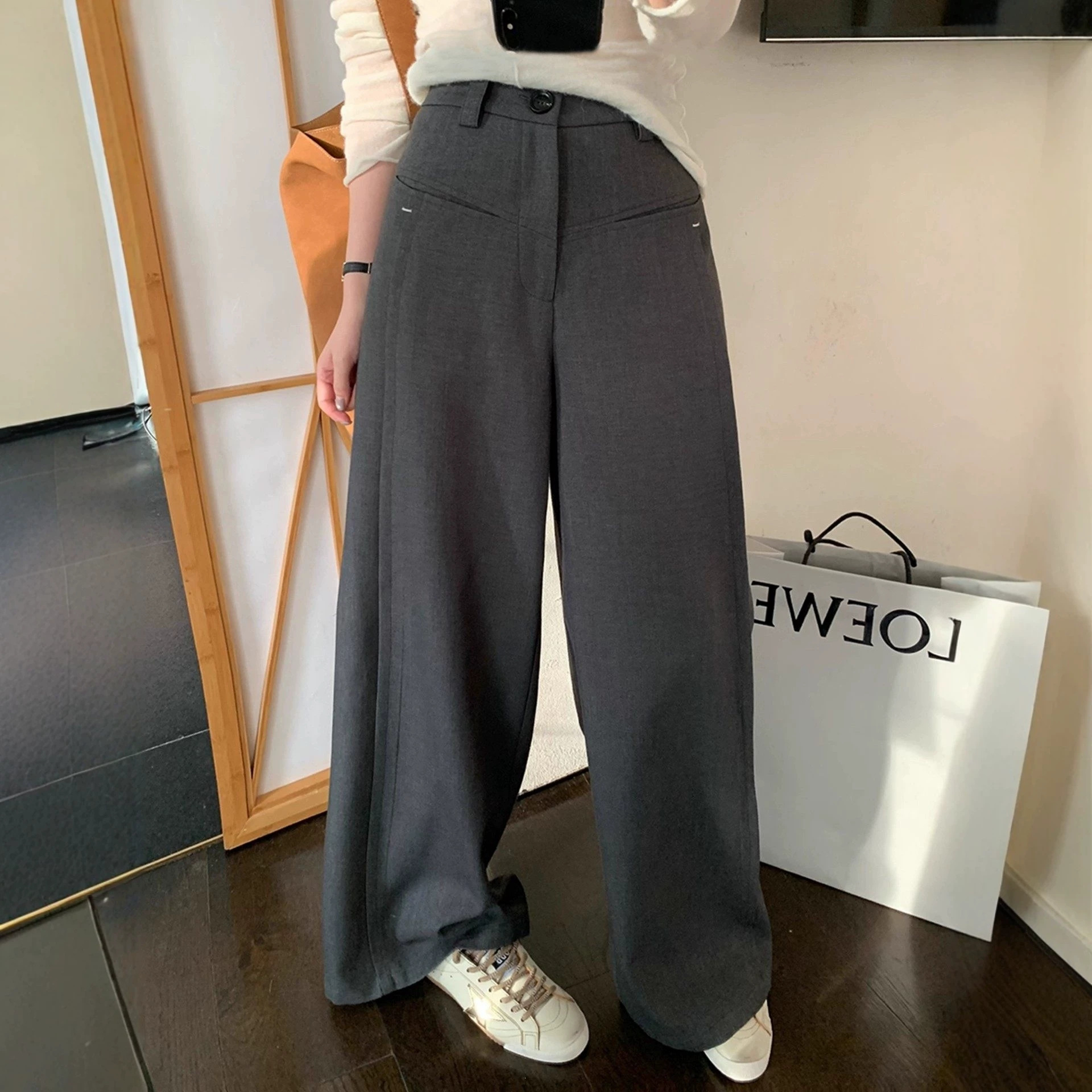 High-end gray suit pants for women, autumn 2026 new collection, petite size, straight-leg, loose fit, with a drapey, narrow, wide-leg design