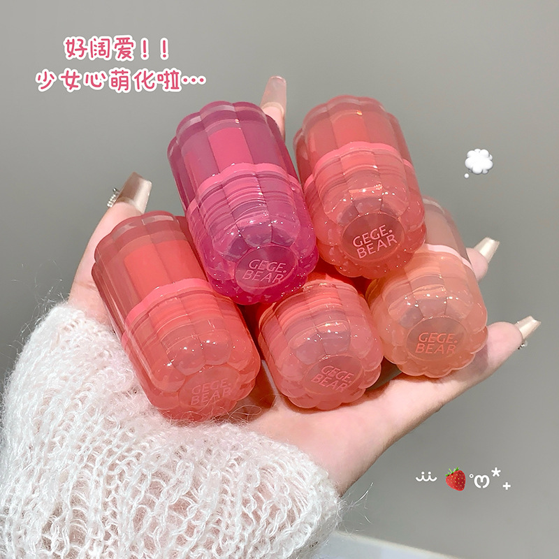 Gege Bear Dual Solid Lip Jael es un espejo hidratante y sedoso que cubre las huellas labial y no es fácil de tocar el esmalte labial.