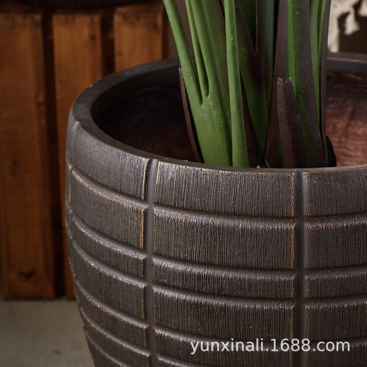 Creativo estilo nórdico de alta calidad negro oro magnesio barro relieve de gran calibre maceta interior centro comercial Nan Tian bambú ornamentos verdes