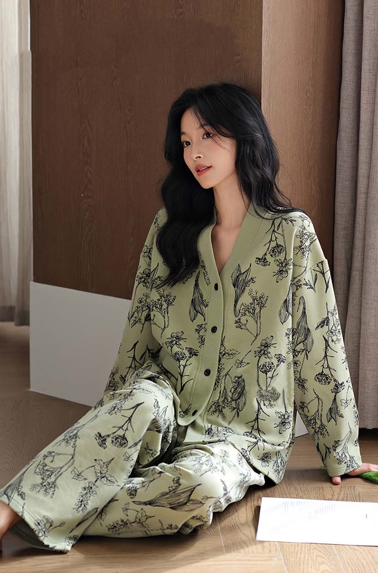 Pigiama blu ghiaccio per donna in primavera e autunno, pigiama in seta ghiaccio con pantaloni a maniche lunghe, nuovo set per la casa in seta_voghion.com