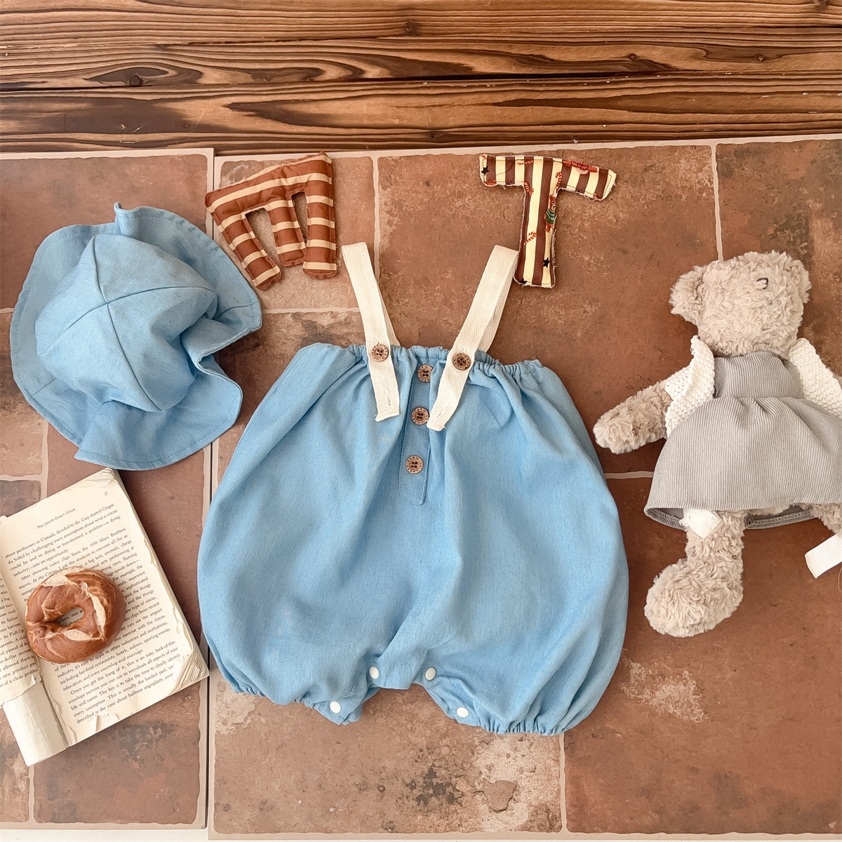 Youhe 2025 verano nuevo estilo casual para hombres y bebés mono de color sólido traje de salida para bebés sombrero para el sol babero