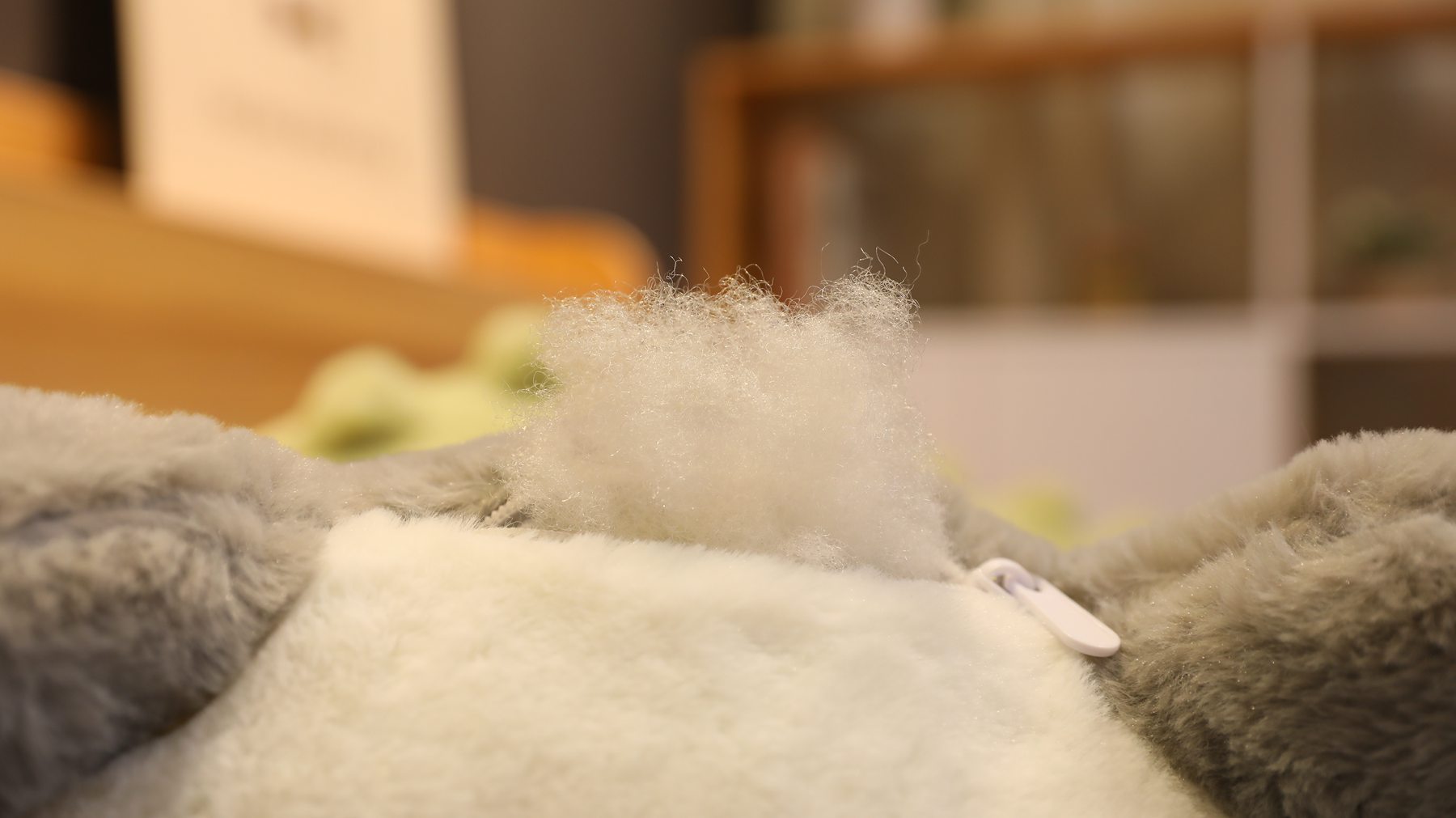 Grote pluche krokodil knuffel voor kinderkamer en bed_voghion.com