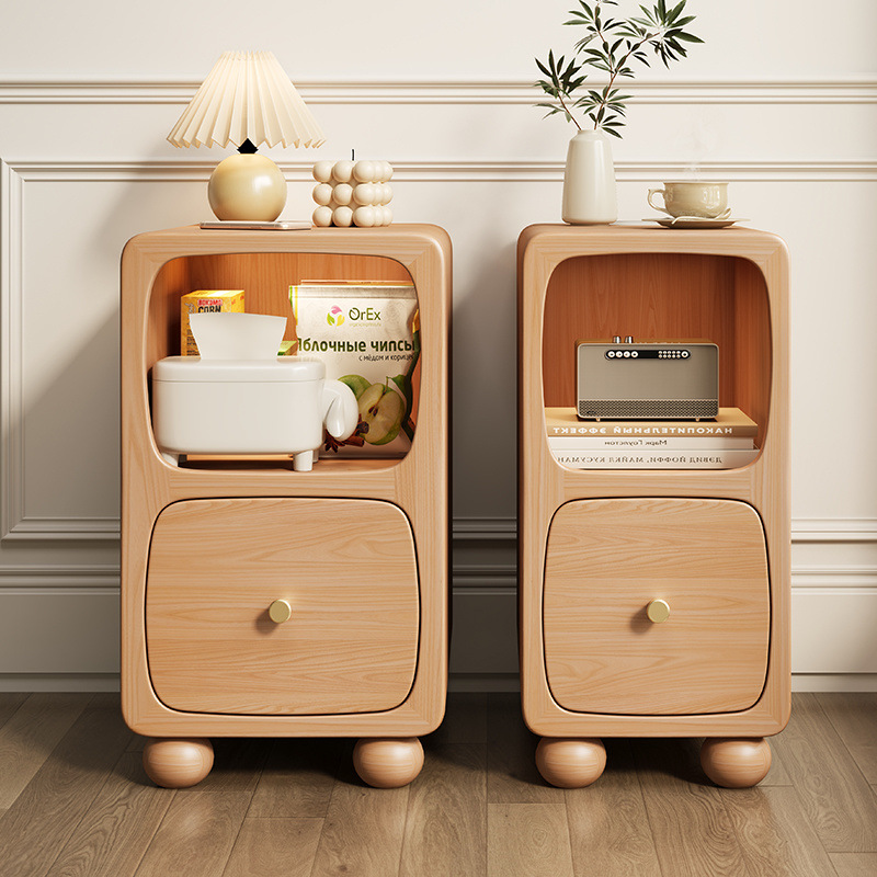 Moderno y simple todo el lado de la esquina de madera sólida varios gabinetes estrechos de la pequeña meseta de cabecera del dormitorio con lámpara gabinete de almacenamiento 25CM