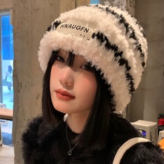 秋冬の女性用のかわいいクマのぬいぐるみ帽子、暖かく顔が見える、大きな頭囲と耳を保護する小さなニットウールの帽子