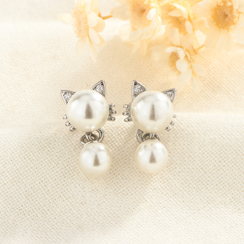 2024年新款貓咪淡水珍珠耳釘女少女感可愛小眾設計感時尚耳墜