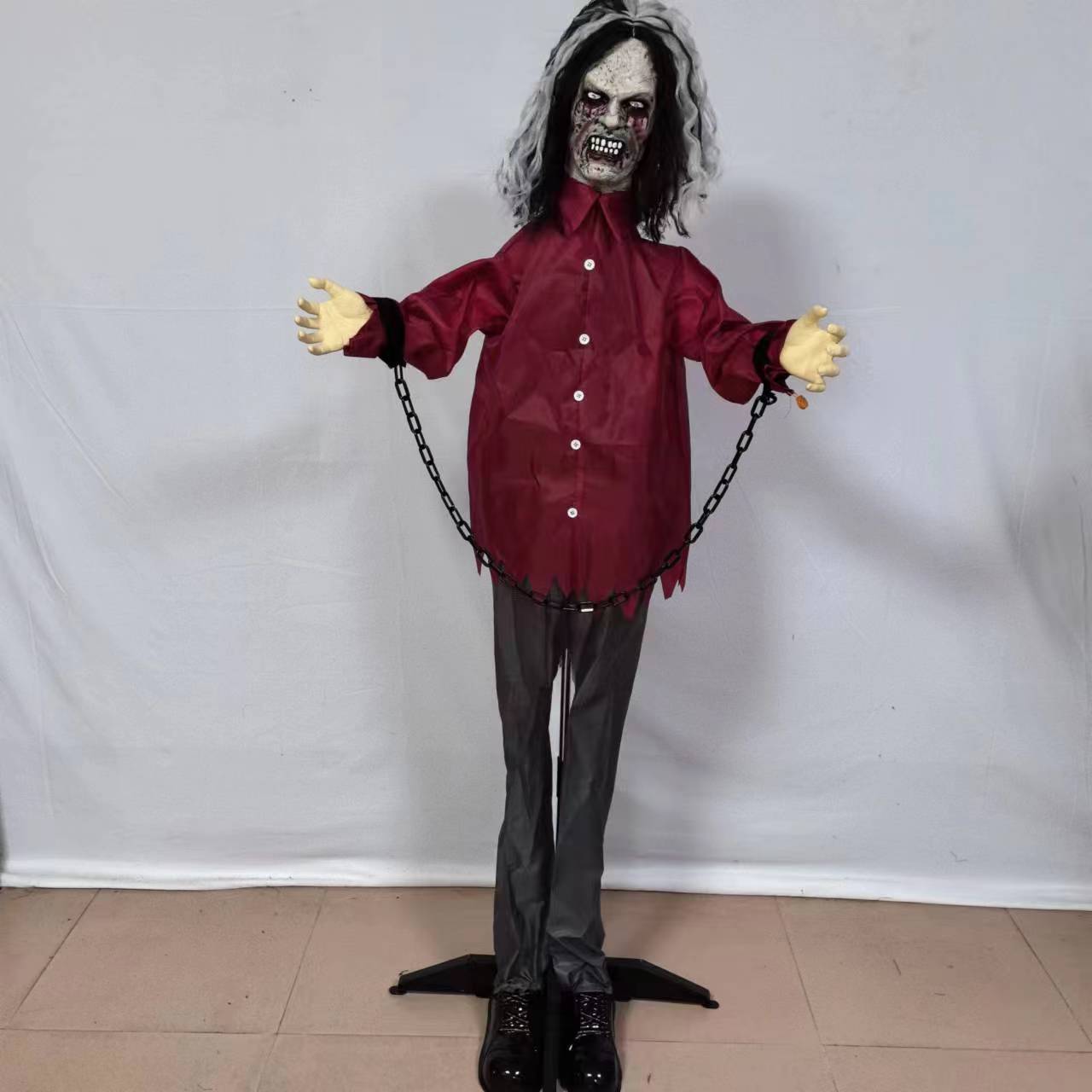 Nuevos adornos de Halloween, accesorios de paisajismo del prisionero de terror, accesorios de escape de la habitación, decoraciones al aire libre del festival de fantasmas al por mayor