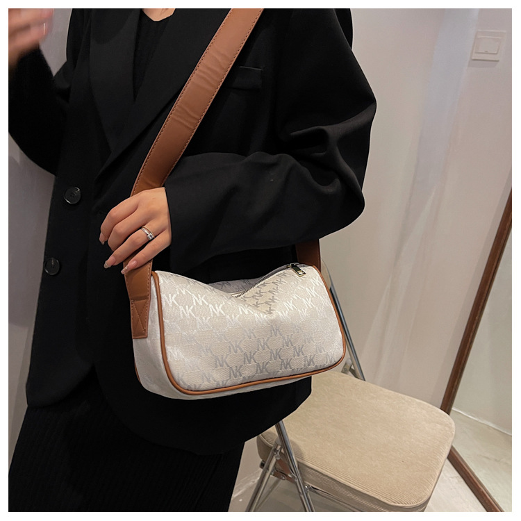 Fashion Small Bag Fashion Shoulder Underarm Bag Letter Printing Messenger Bag display picture 2