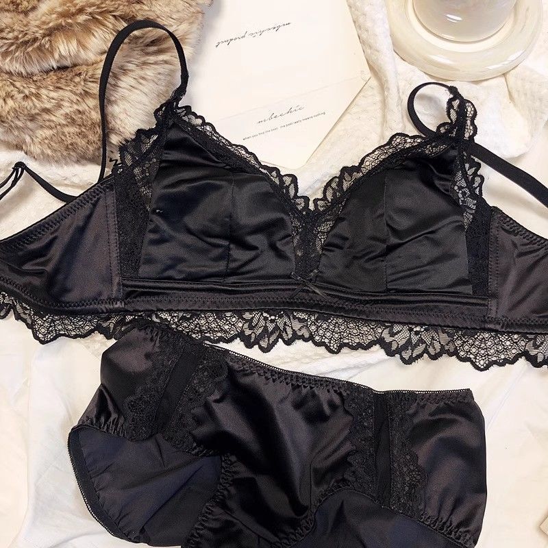 High-grade Satin Lightweight Rabbit Ear Cup Underwear Large Chest Shown Small Push-up Top Anti-sagging Para Breast Bra suit