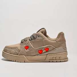 欧洲站新款运动鞋男女款棋盘格滑板鞋休闲鞋情侣款