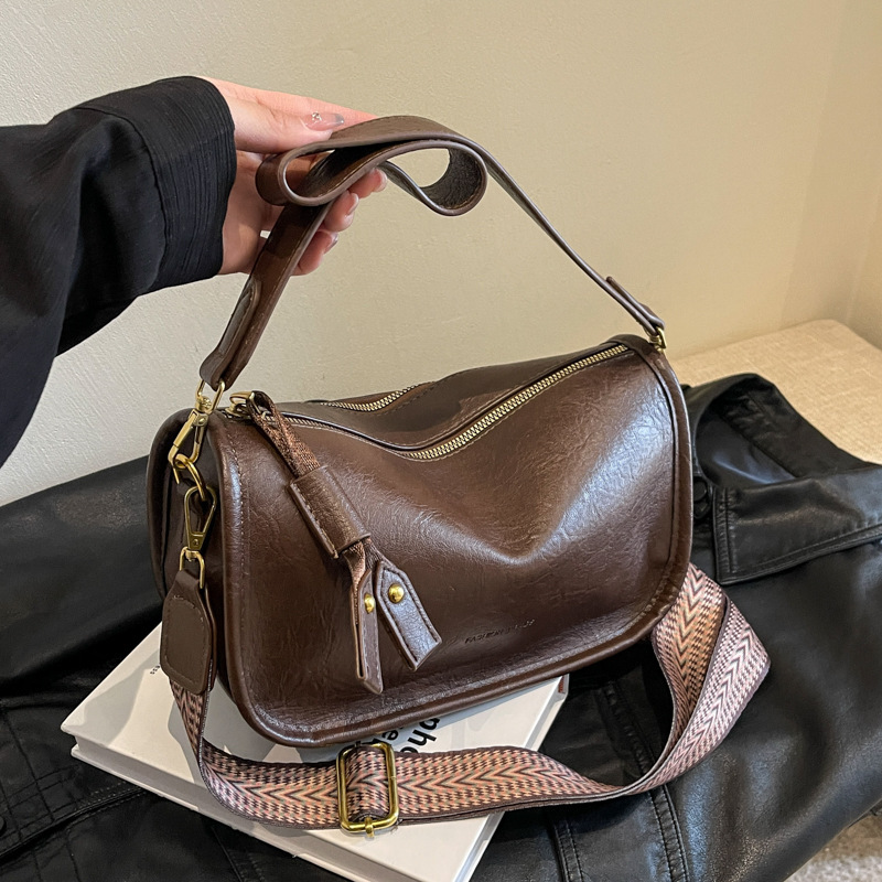 High-End Versatile Retro Bag for Women 2023 New Style This Year Popular Maillard Shoulder Bag Wide Shoulder Strap Crossbody High-End Versatile Retro Bag for Women 2023 New Style This Year Popular Maillard Shoulder Bag Wide Shoulder Strap Crossbody