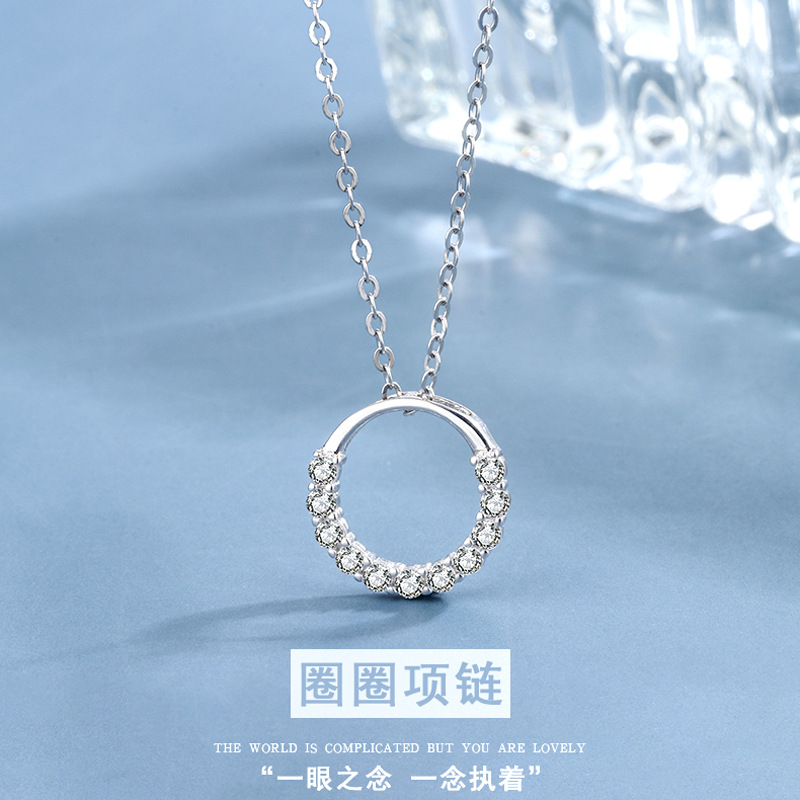 Fashionable necklace