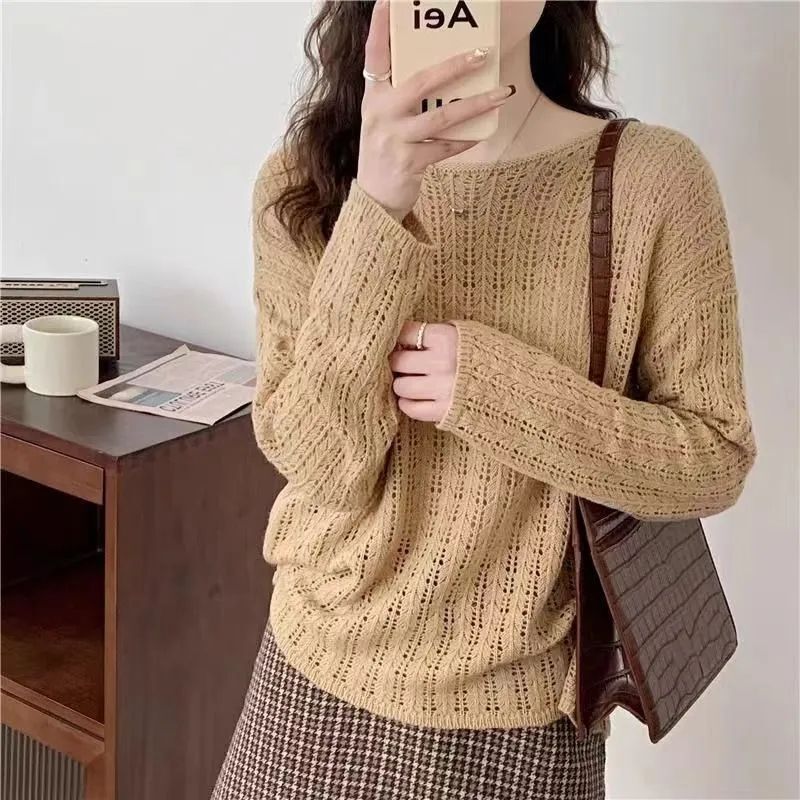 Lazy Style Sequined Long-Sleeved Knitwear for Women's Autumn Outer Wear New Design Versatile Loose Slimming Look Cut Out Top Lazy Style Sequined Long-Sleeved Knitwear for Women's Autumn Outer Wear New Design Versatile Loose Slimming Look Cut Out Top