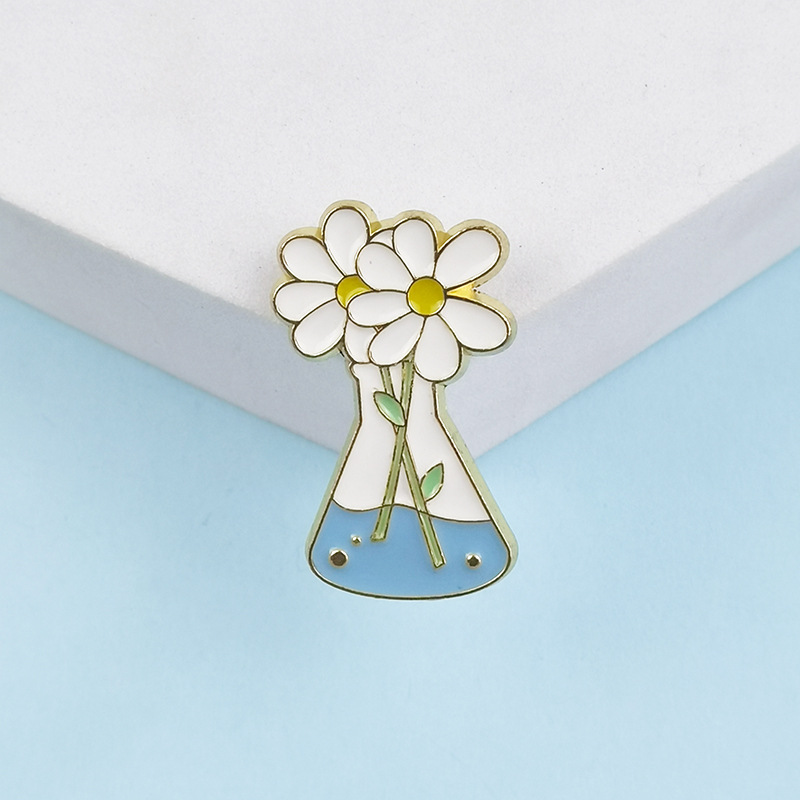 Serie de química creativa Broche Florero de dibujos animados Mochila Decoración Hebilla Personalidad Accesorios de insignia de aleación de todo fósforo